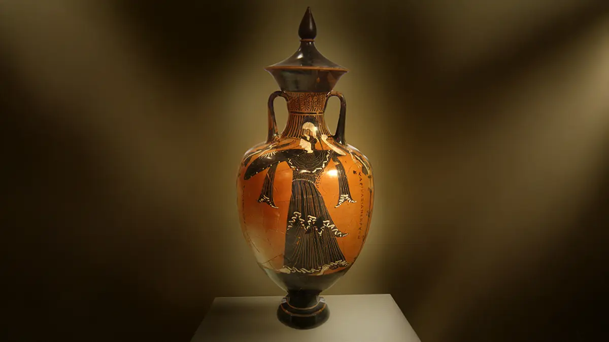 Roman-era Shipwreck with Amphorae Found off Sicily