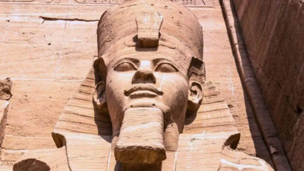 El Ashmunein Statue Discovery