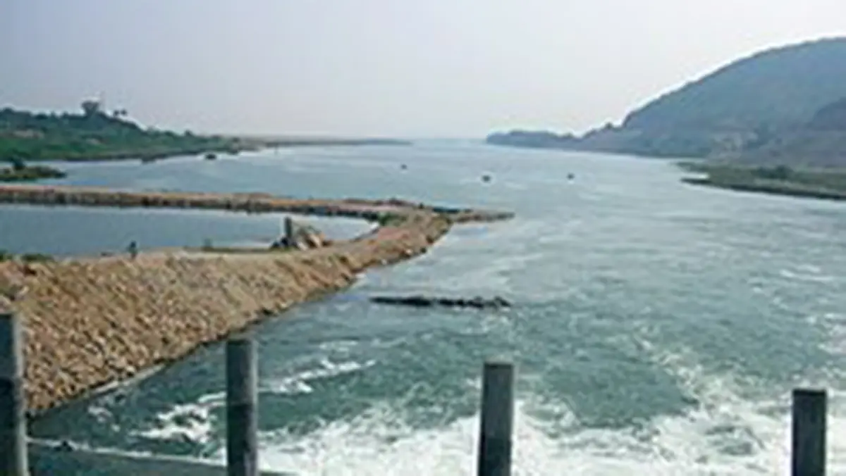 Unusual Flow of the Pennar River Ahead of the Monsoon