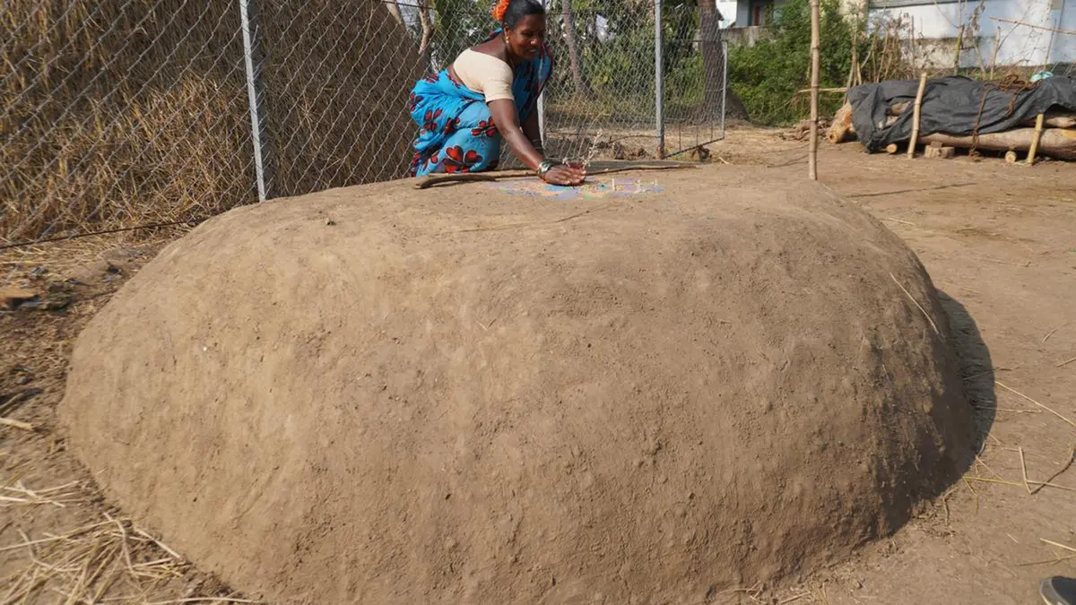 Paathara (Khoni) Practice – Traditional Grain Storage