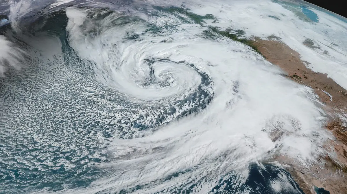 Bomb cyclones – explosive winter storms