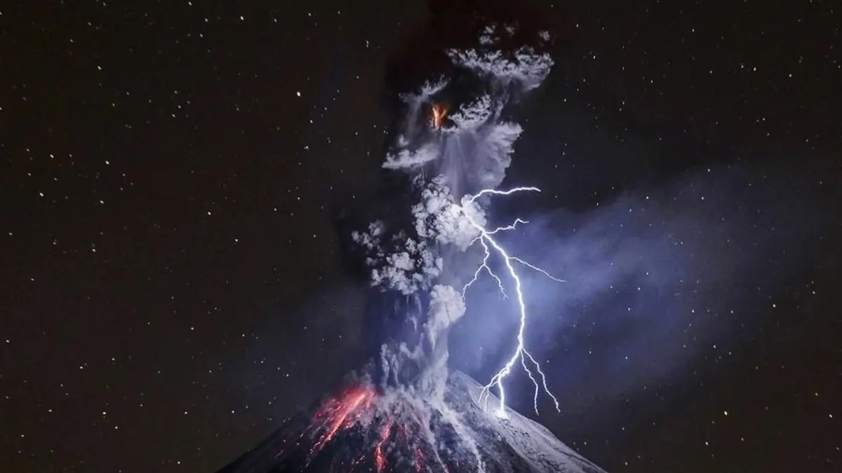 Volcanic Lightning
