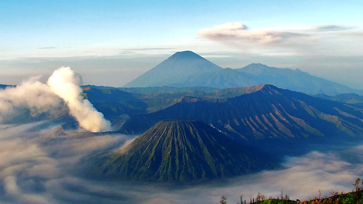 Mount Bromo Wildfire Closes Indonesian National Park