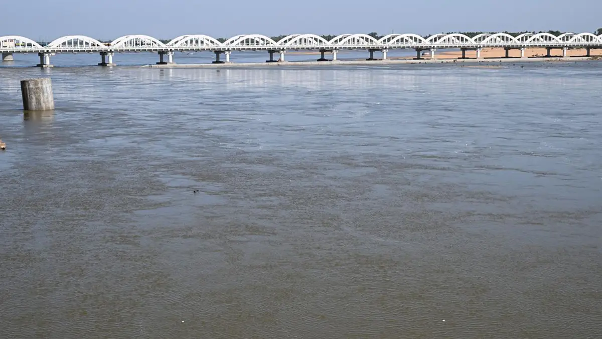 Ancient Water Structure Emerges in Kollidam Riverbed