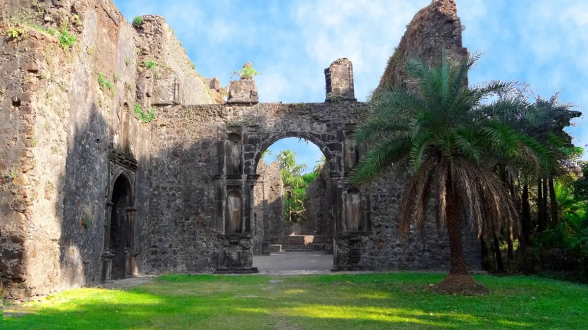 Vasai Fort: Immersed Ganesh Idols Found Near the Jetty