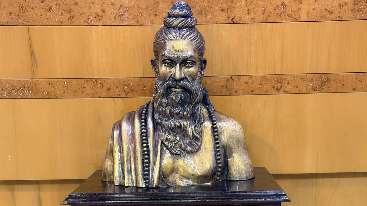 Sushruta Statue at the Royal College of Surgeons of Edinburgh