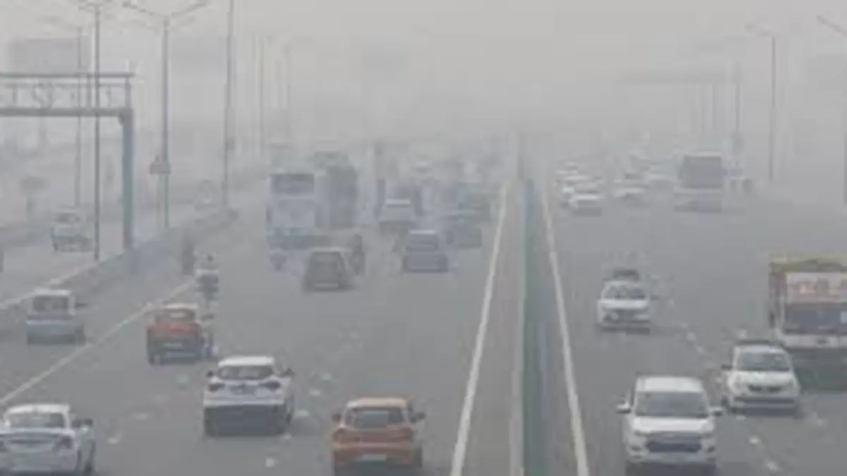 Delhi experiments with smog‑eating road coatings