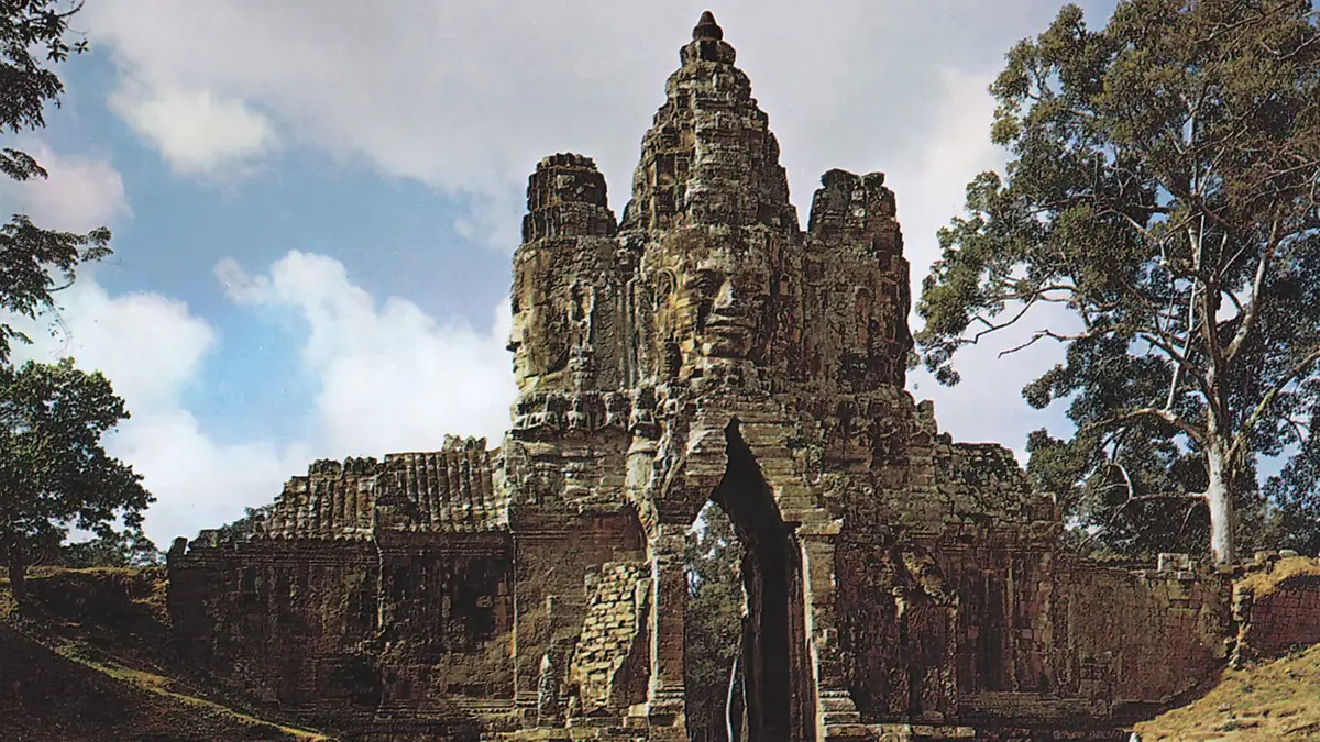 Yadava Dynasty Pillar Remains Found Near the Vena River