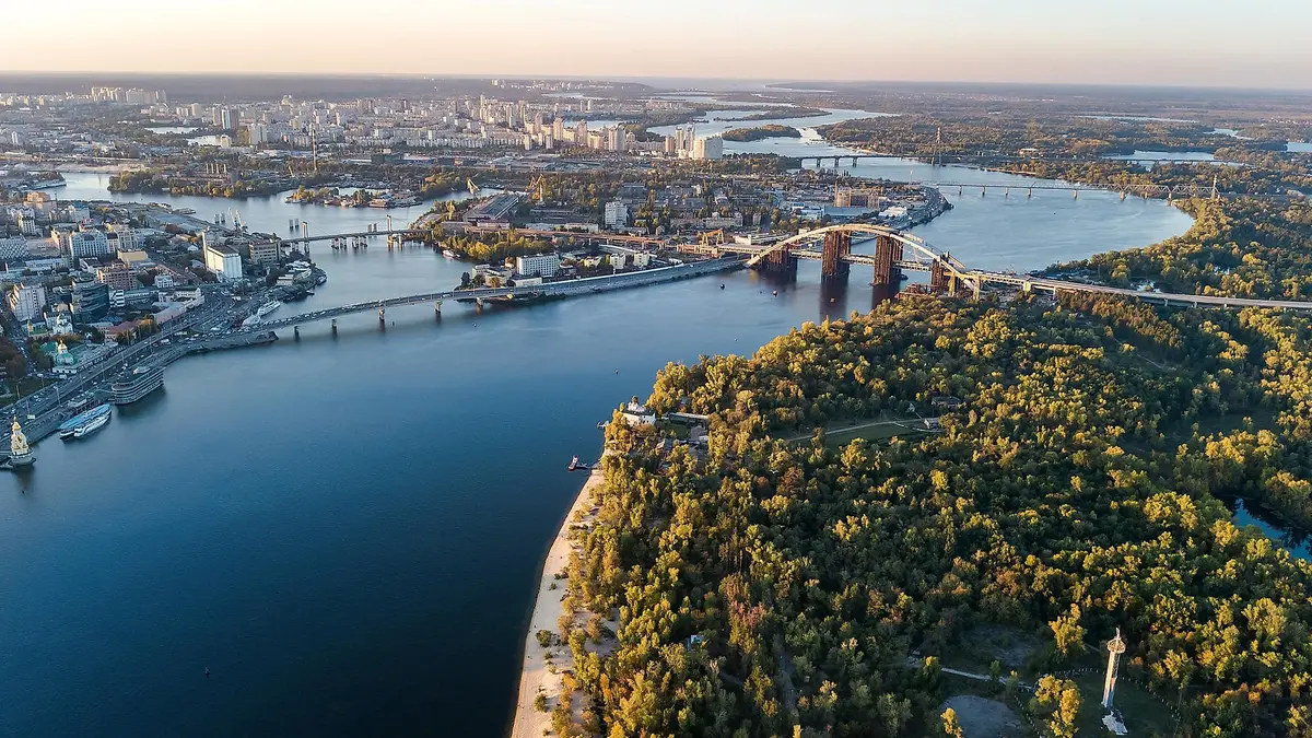 Dnipro River: Russian Strikes Hit Kyiv's Southern Bridge Again
